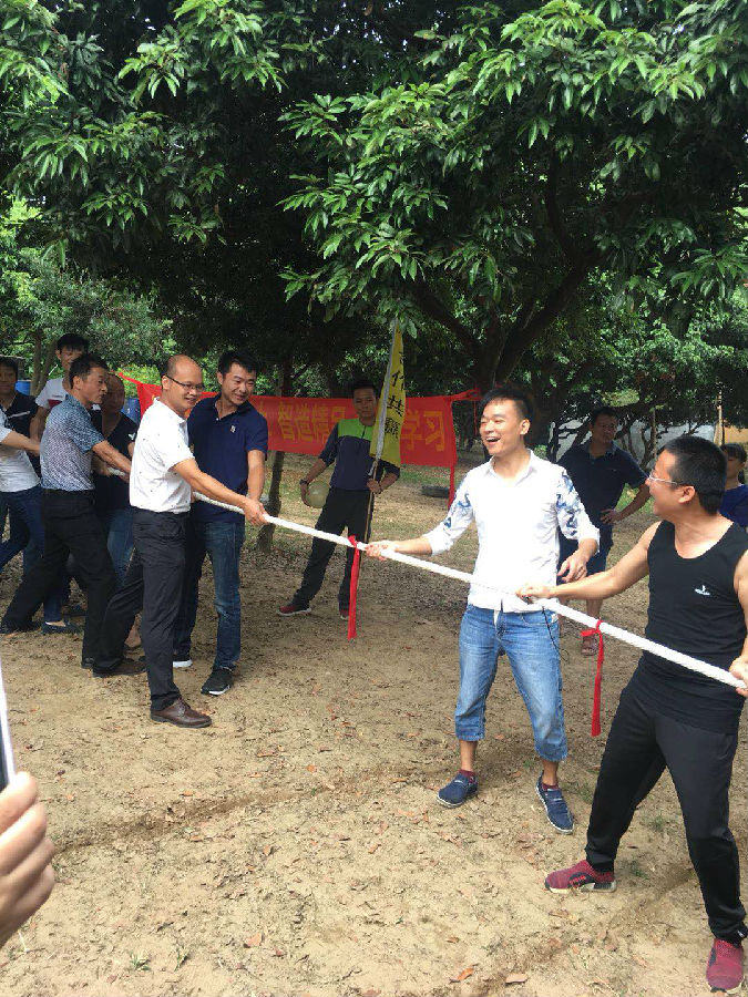 華奇密封件拔河比賽 ，賽出企業(yè)的競爭文化！